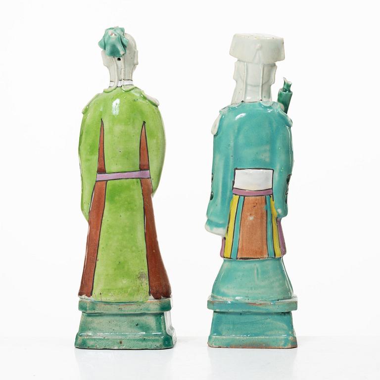 Two famille rose figurines, Qing dynasty, circa 1800.