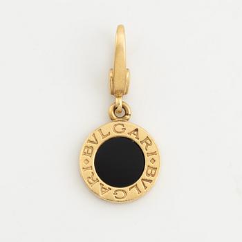Bulgari, pendant, 18K gold and onyx.