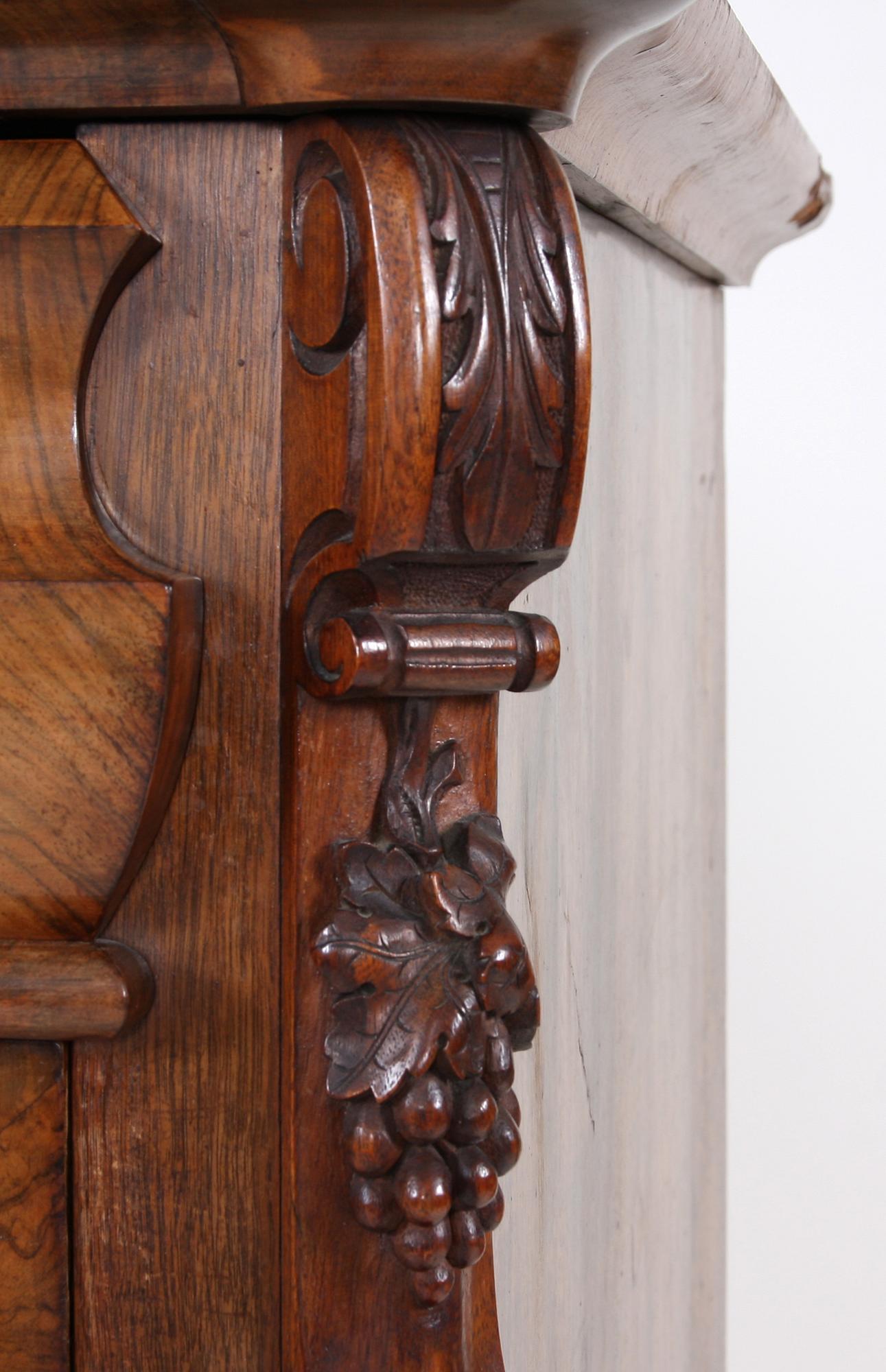 CHIFFONJE, 1800-talets mitt.