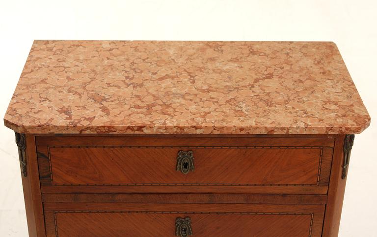 BYRÅ, gustaviansk stil, 1900-talets början.