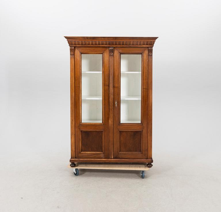 A display cabinet around 1900.
