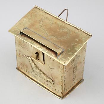 BREVLÅDA, mässing, 1800-talets andra hälft.