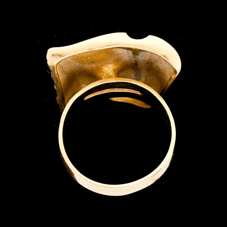 RING, 18K guld och platina. Lapponia, Finland, 1986. Vikt 16,9 g.