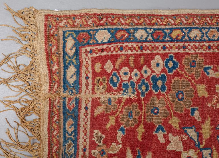 A CARPET, an antik Ziegler Mahal, ca 419,5 x 323,5 cm (as well as 1 cm flat weave at the ends).