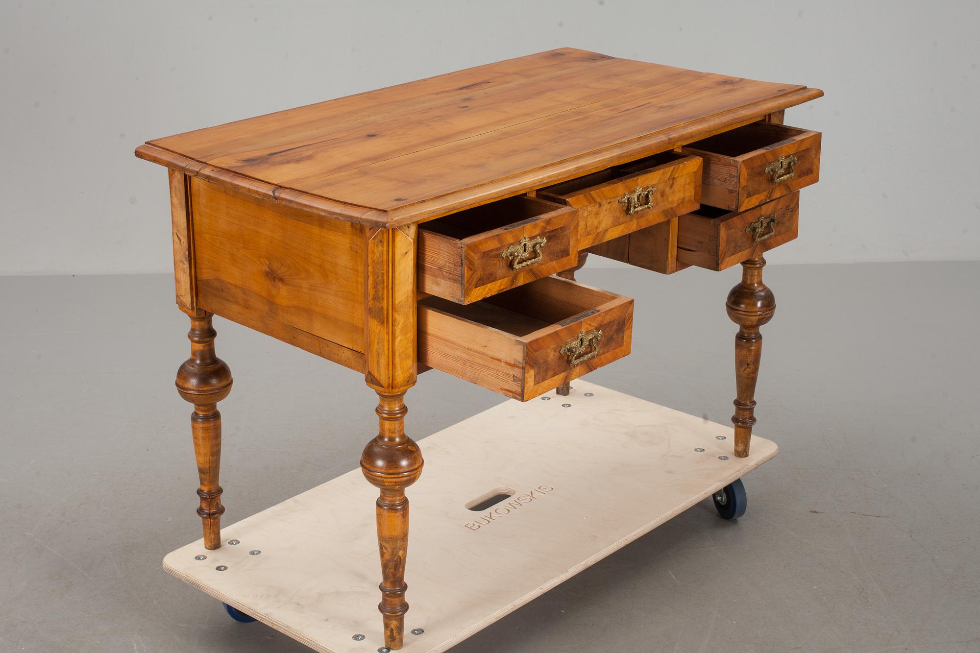 SKRIVBORD, nyrenässans, omkring 1900.