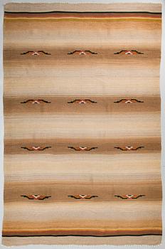 A 1930s Finnish flat weave carpet probably Kodiksamin Mattokutomo.  Circa 290x195 cm.
