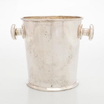 An early 20th century champagne cooler, France.