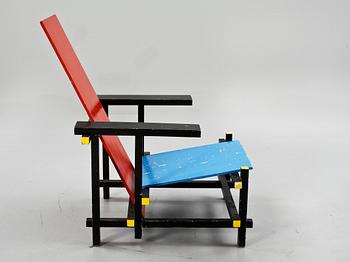 STOL, "Red / Blue chair",  efter Gerrit Thomas Rietveld, 1900-talets tredje kvartal.