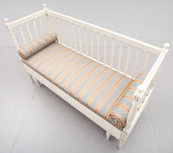 SOFFA, sengustaviansk, omkring år 1800.