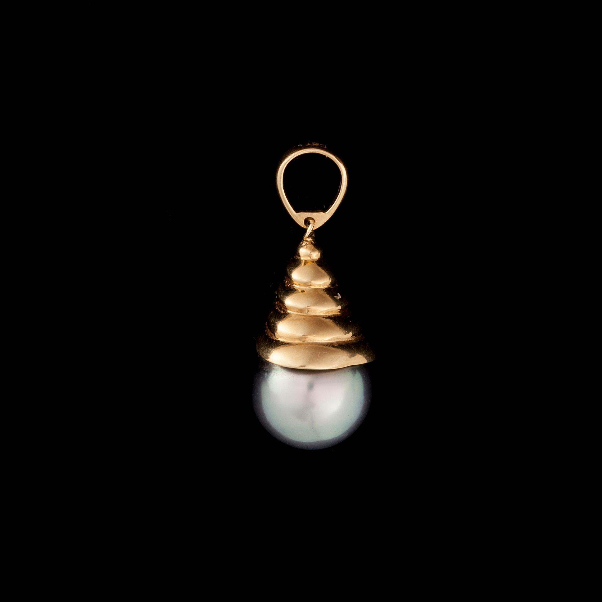 HÄNGE, 18K guld, pärla, diamant. Vikt ca 3,7 g.
