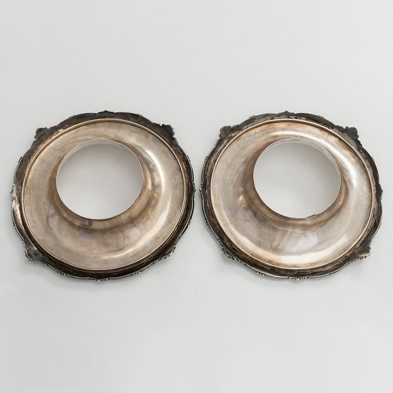 Carl Johan Tegelsten, A pair of Neo-Rococo silver champagne coolers/ vases, maker's mark of Carl Johan Tegelsten, Saint Petersburg 1849.