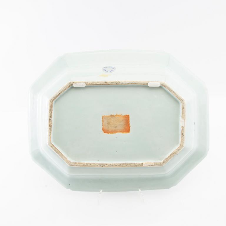 Terrine dish China Qianlong (1736-95) porcelain.