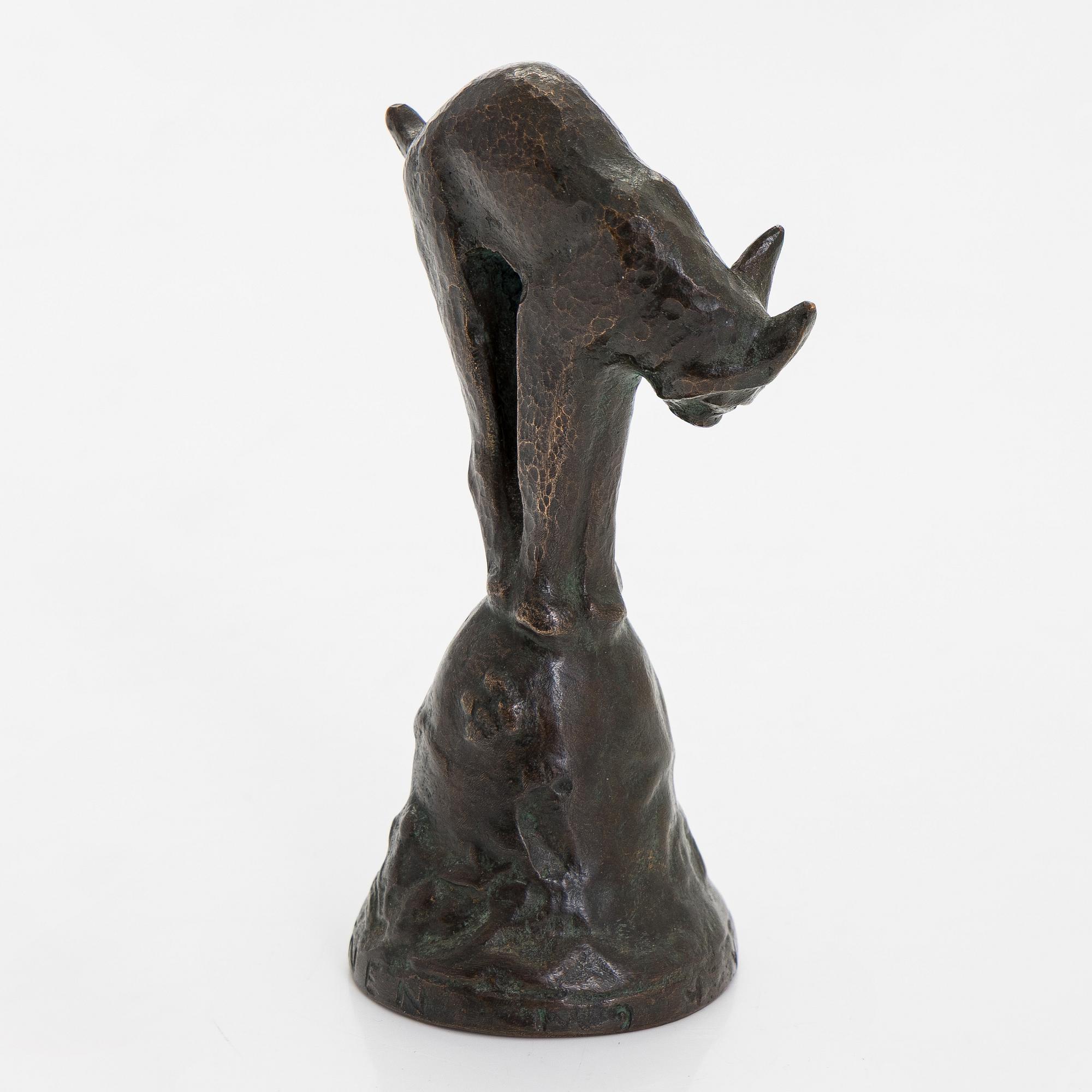 Jussi Mäntynen, Lynx on a counter bell.