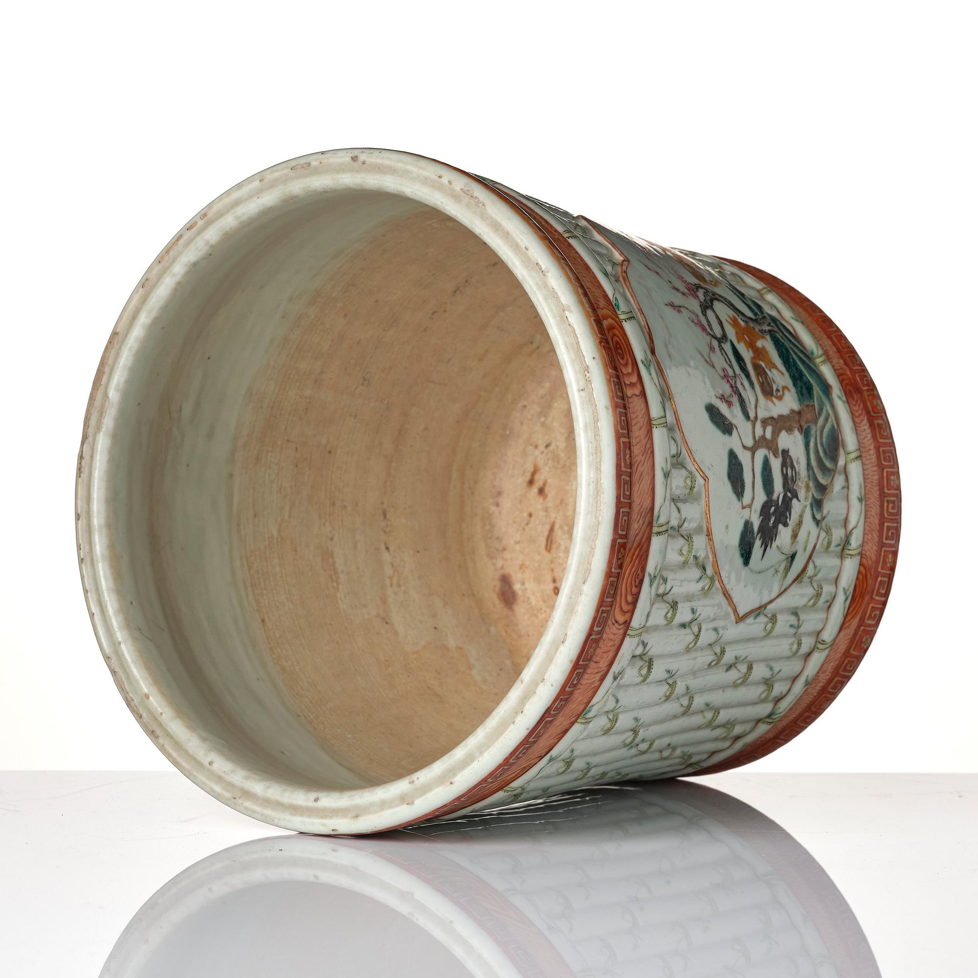 A 'faux-bois' brush pot/flower pot, Qing dynasty.