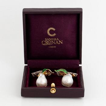 GAUDY,  Örhängen ett par med odlade 'South Sea' pärlor,  citriner och briljanter. 18K guld och emalj.