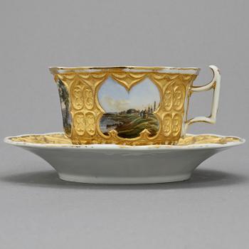 TEKOPP med FAT, porslin, Meissen, 1800-talets andra hälft.