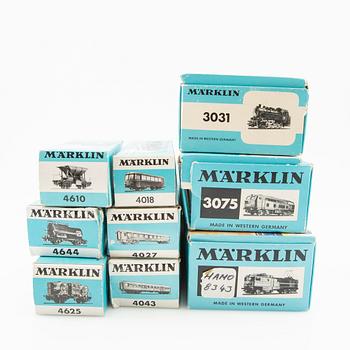 Märklin, 4 pcs. locomotives, including model 3031 and 3074, 6 cars of various models.