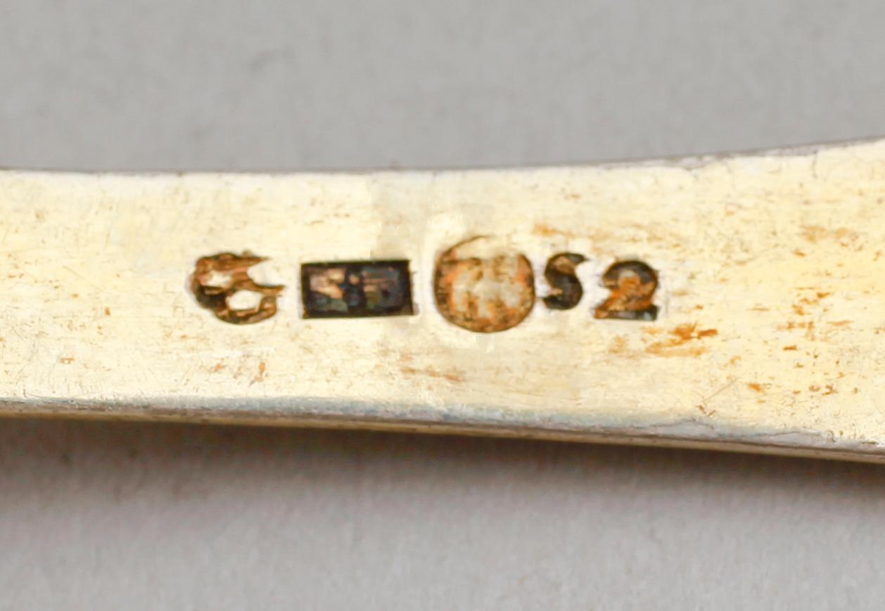 SKEDAR, 1 par, förgyllt silver, otydliga svenska stämplar, stämplar, 1800. Vikt ca 78 g.
