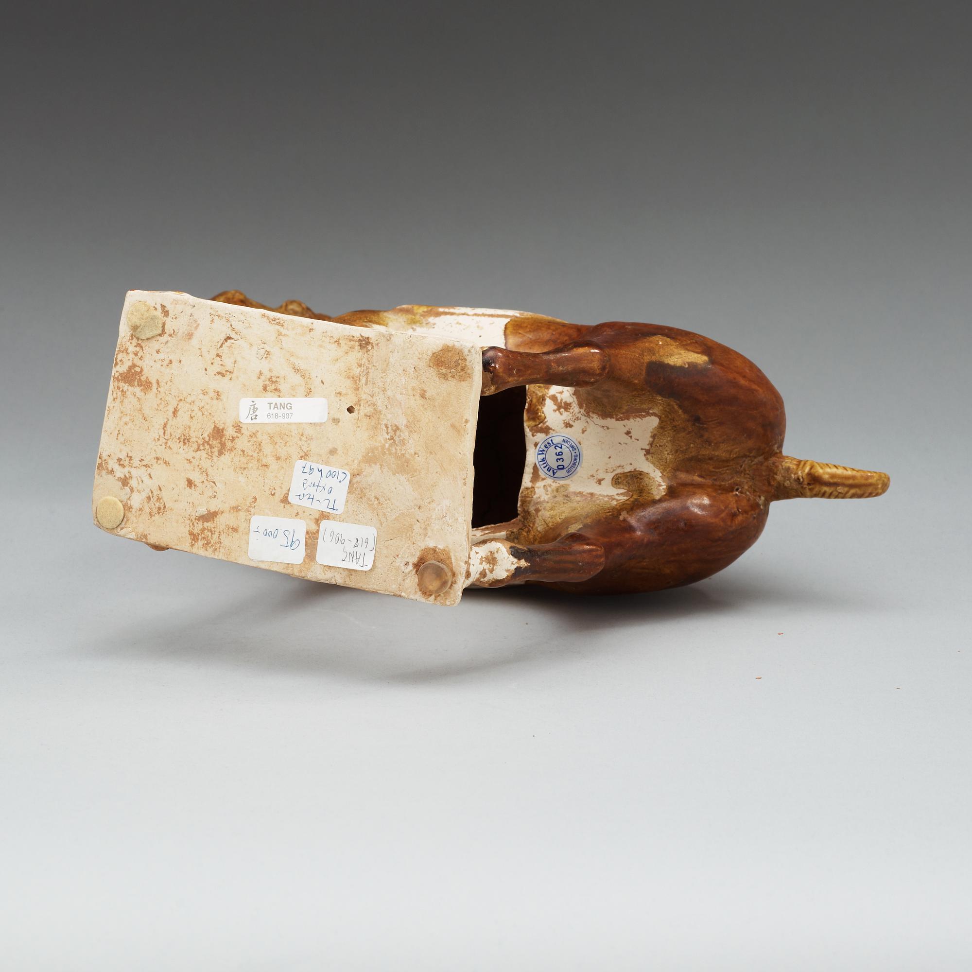 FIGURIN, lergods. Tang dynastin (618-907).