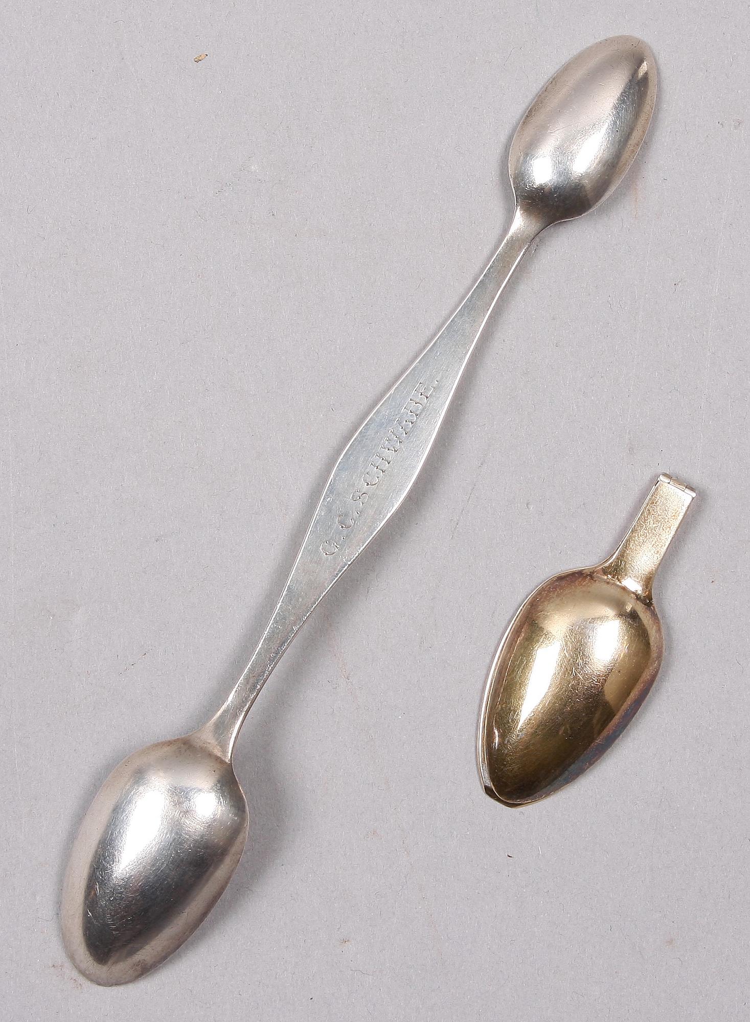 MEDICINSKEDAR, 2 st, silver, Birmingham 1881 samt CF Carlman 1900.