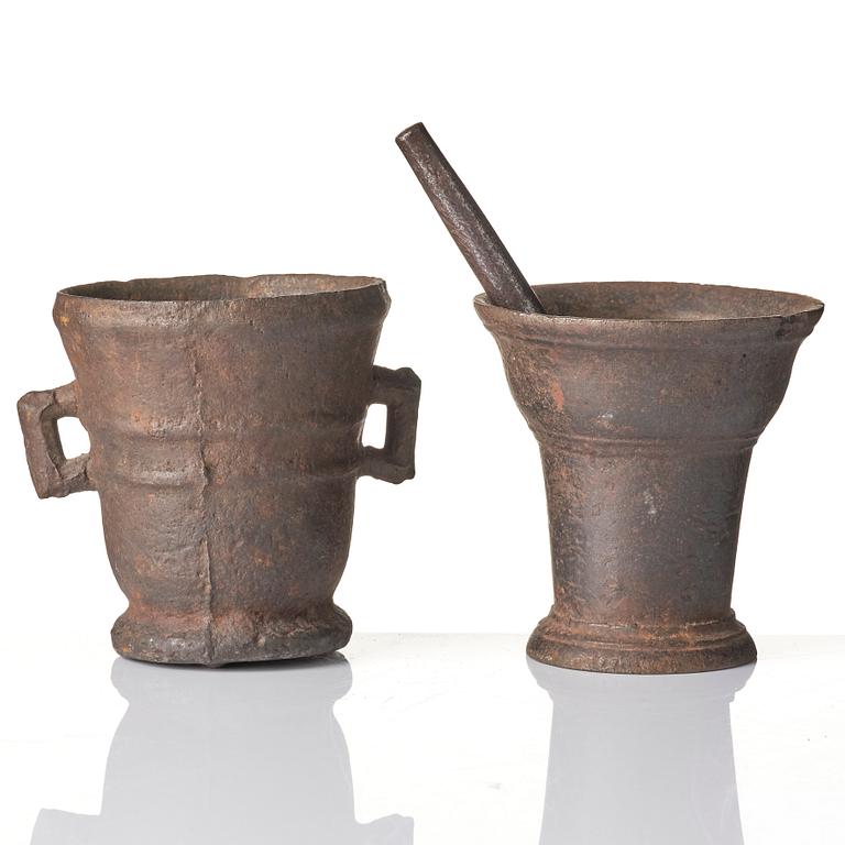 Mortlar, två stycken, 1700 - tidigt 1800-tal.