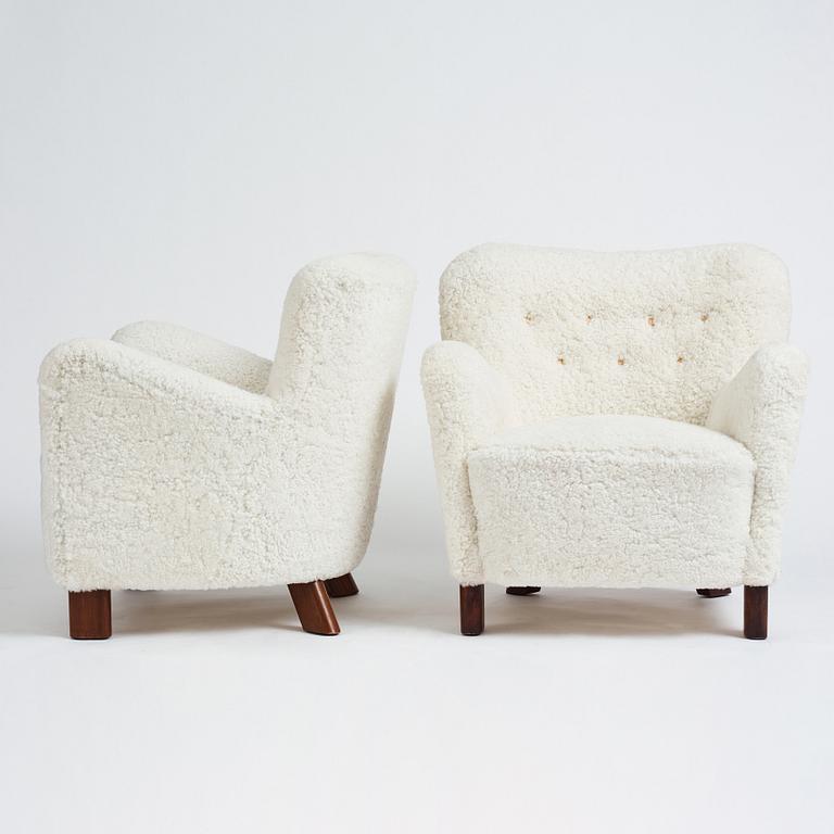 Fritz Hansen, a pair of "1669", easy chairs, Denmark 1940's.