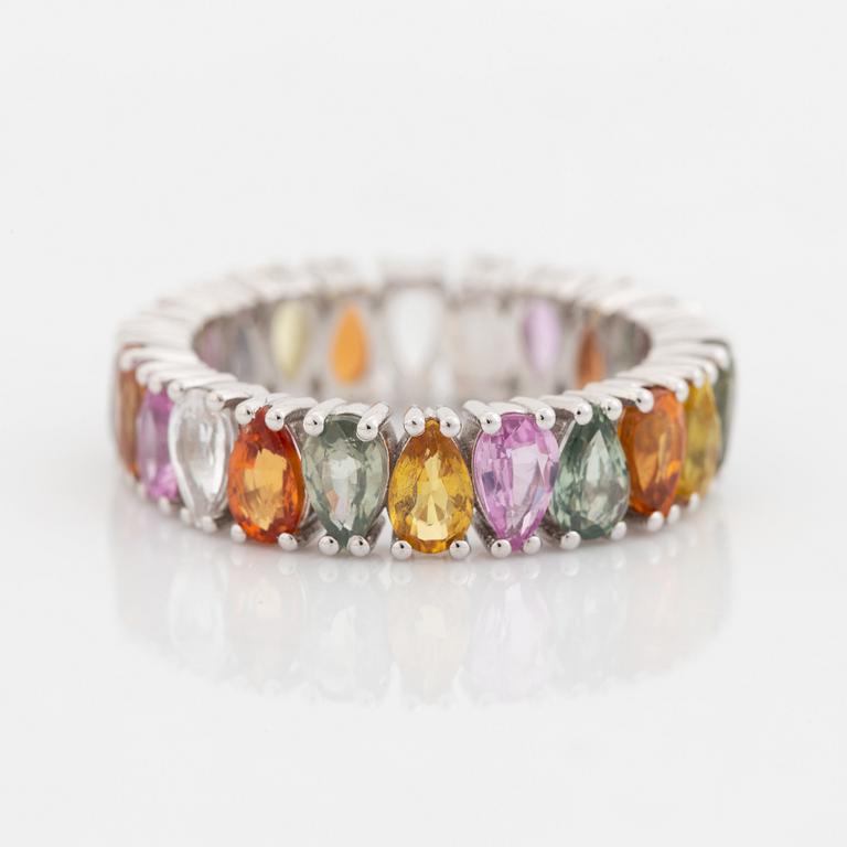 Pear shaped multicolour sapphire ring.