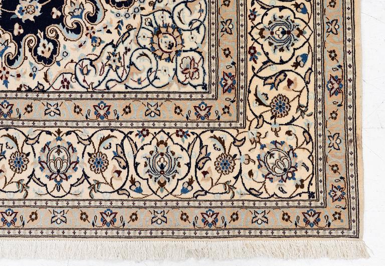 Carpet, Nain, approx. 313 x 205 cm.