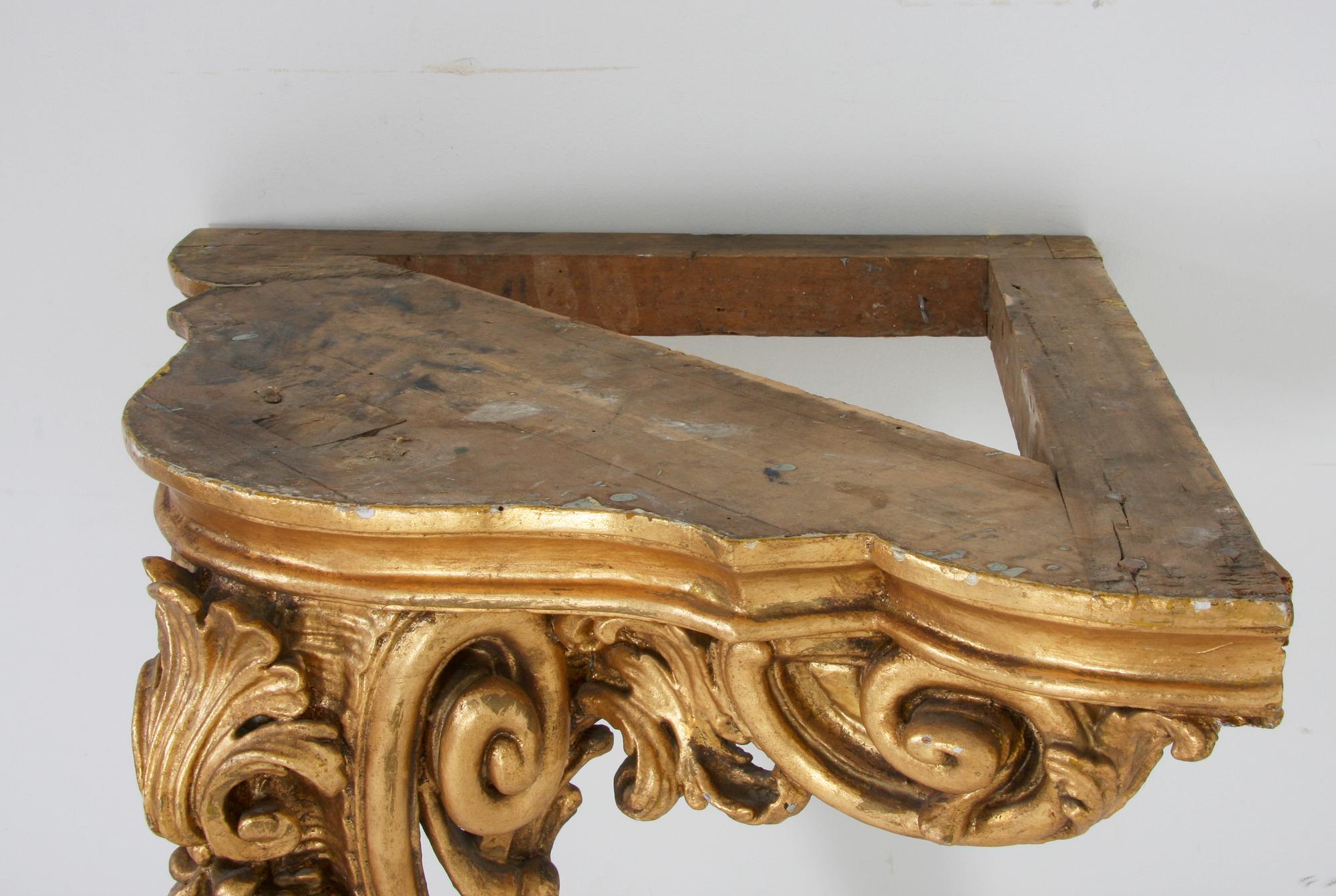 HÖRNKONSOLBORD, nyrokoko, 1800-talets andra hälft.