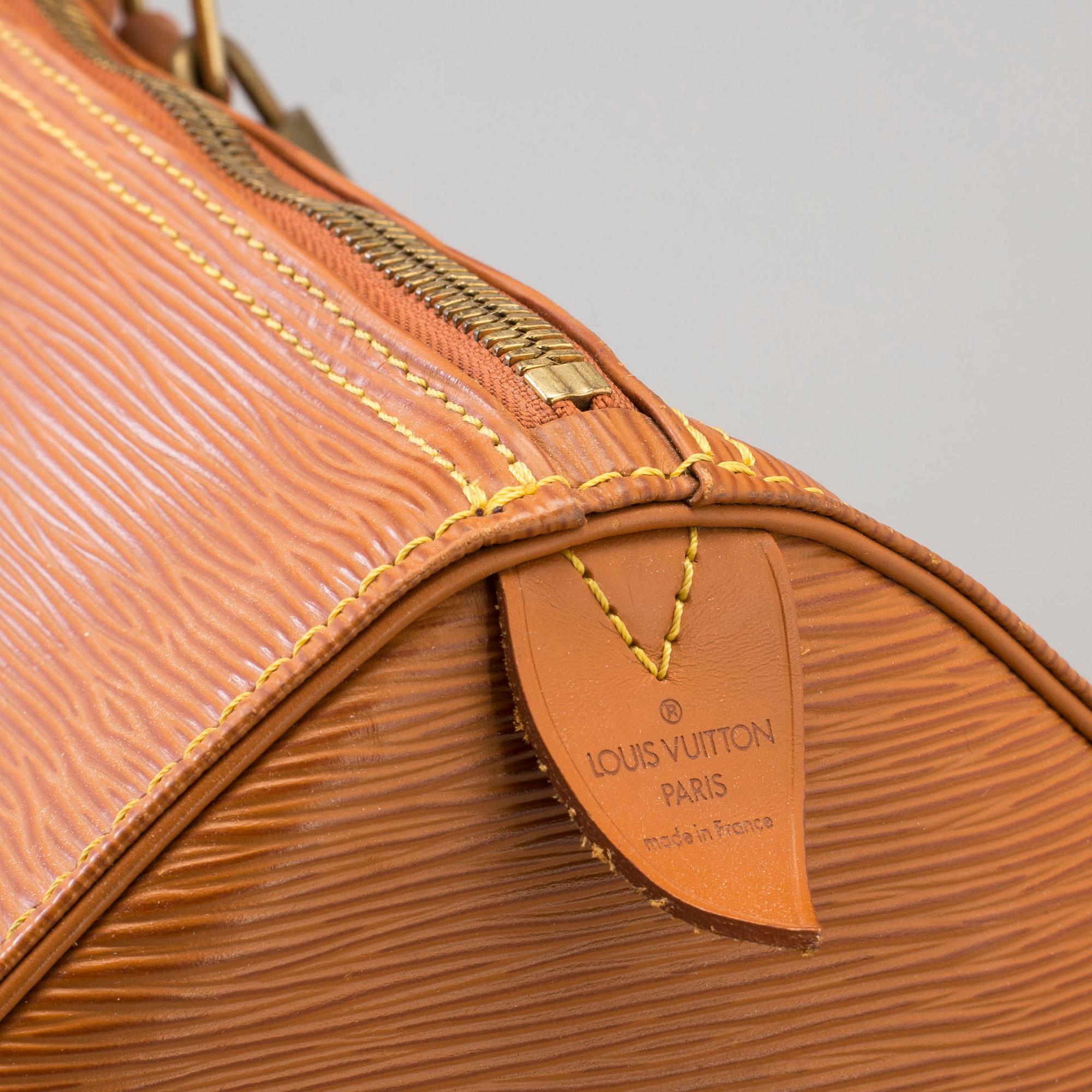 A "Keepall 50 epi" weekendbag by Louis Vuitton.