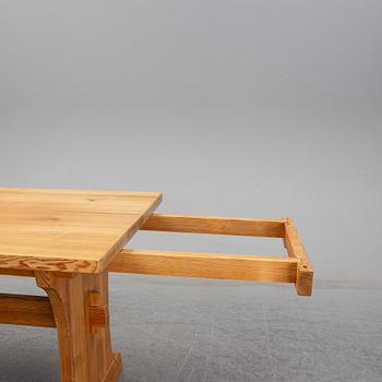 Nordiska Kompaniet, a pine dining table from the 'Lovö' series, first half of the 20th century.
