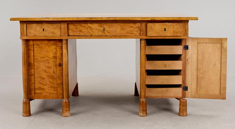 SKRIVBORD, Karl-Johanstil, 1900-talets början.