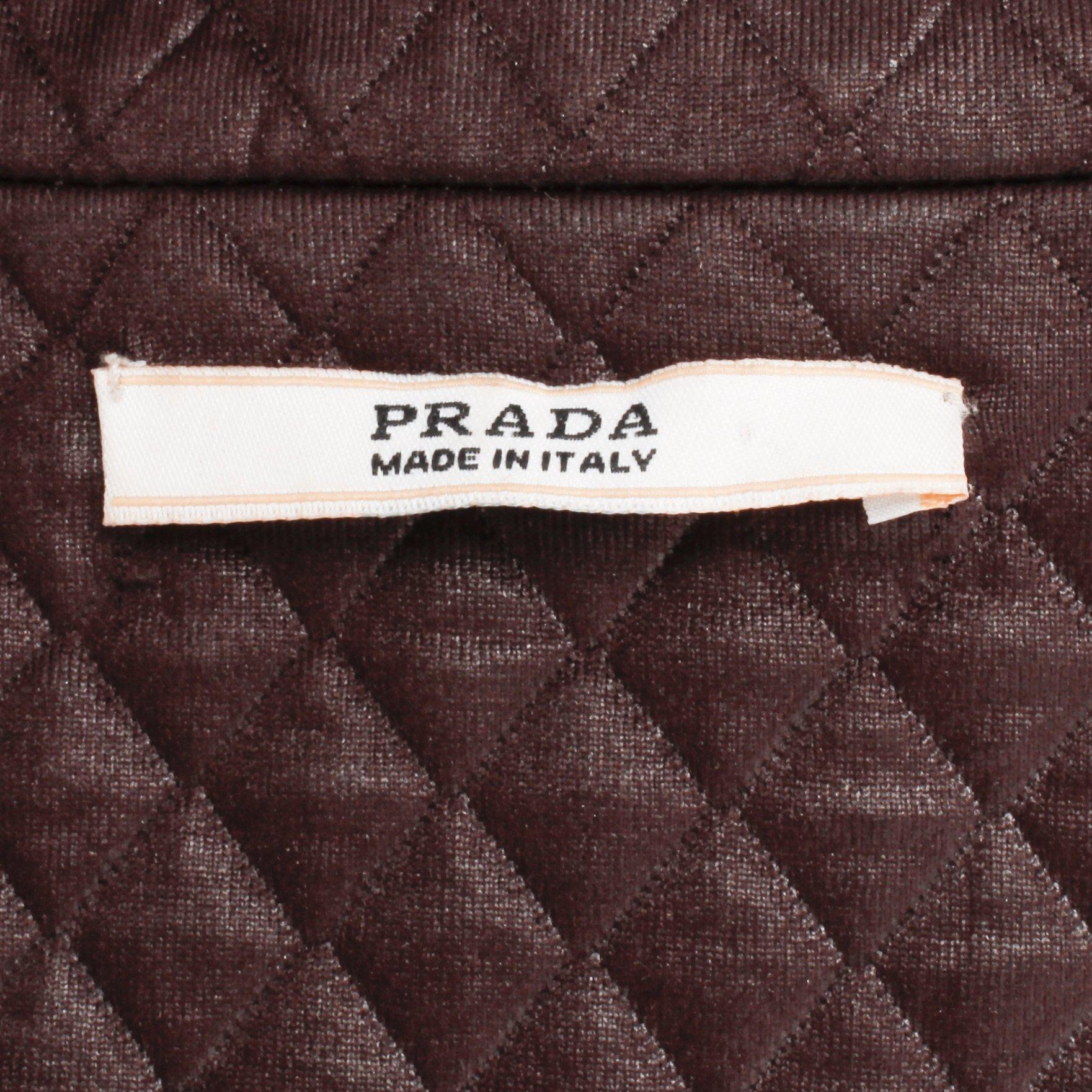 PRADA, en kappa, storlek 38.