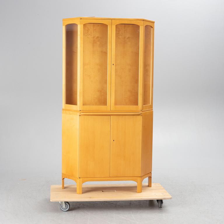 Carl Malmsten, vitrinskåp, "Undantaget", 1900-talets slut.