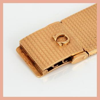 MANSCHETTKNAPPAR samt ARMBANDSUR, 18K guld med korall och olika slipade diamanter, Omega.