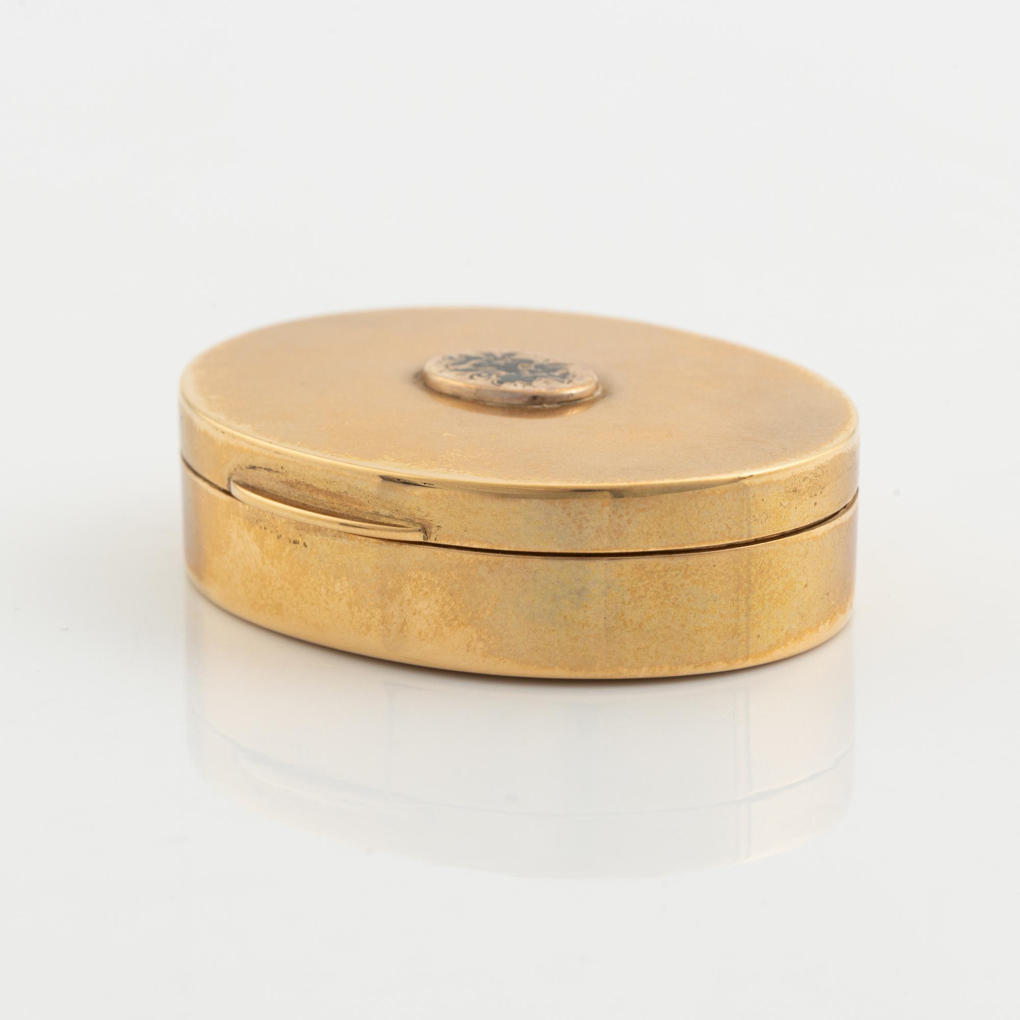 Box, 18K gold.