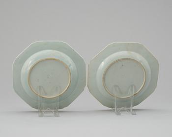 A pair of famille rose plates,Qing dynasty. Qianlong (1736-95).