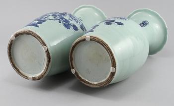 URNOR, ett par, porslin, Kina, 1800-tal.