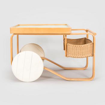 Alvar Aalto, serveringsvagn, modell 100, O.Y Huonekalu-ja Rakennustyötehdas A.B. tidigt 1950-tal.
