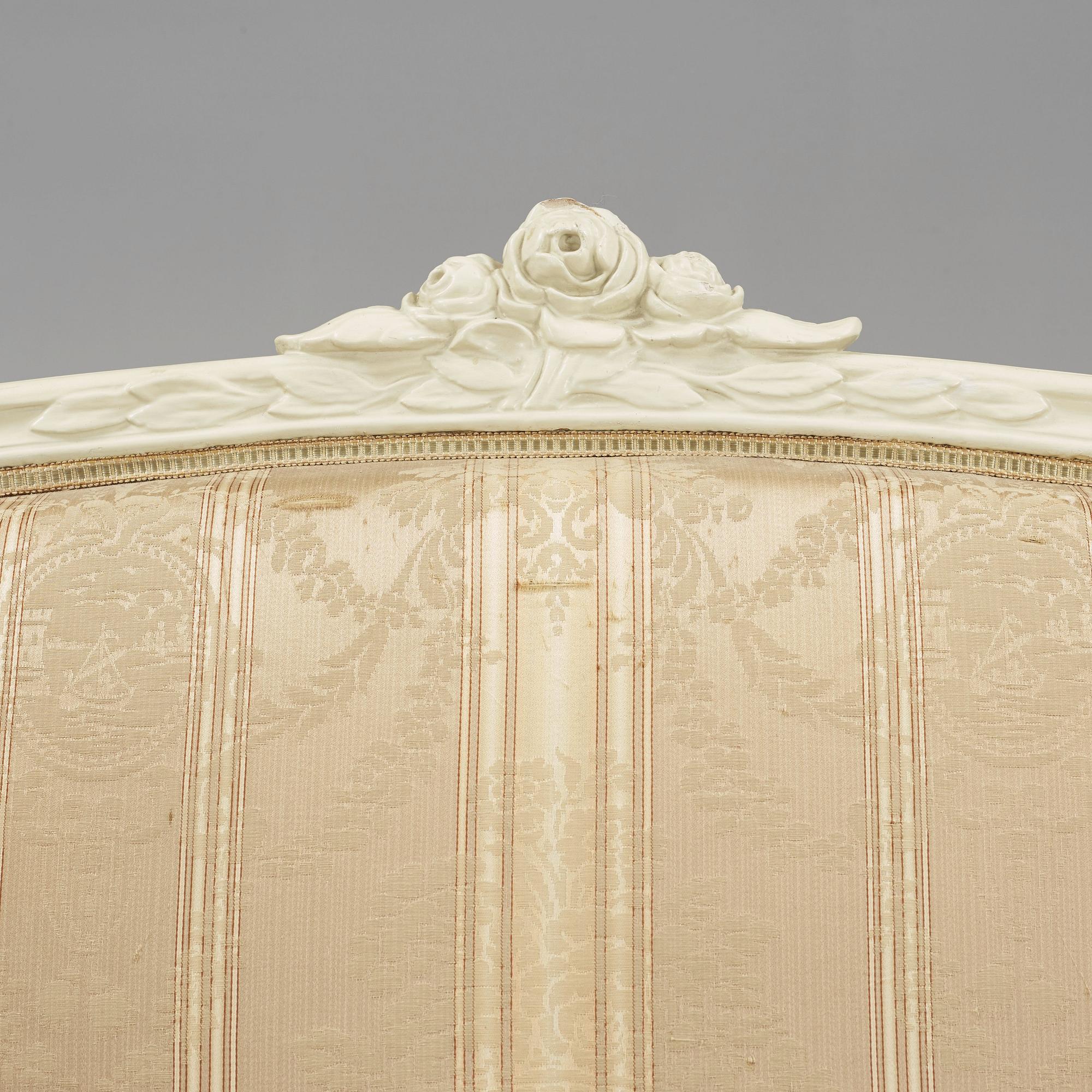 A Gustavian late 18th century sofa by Höglander, master 1777.