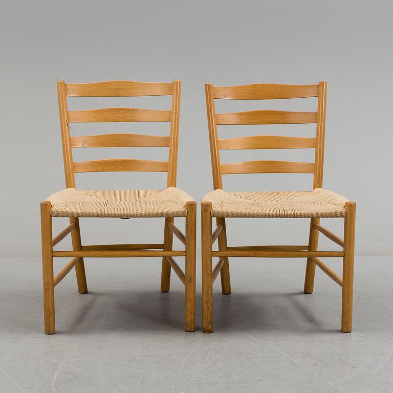 KAARE KLINT, chairs, a pair, "Kirkestolen", Gemla, Diö. Signed with label. Probably 1960s / 70s.