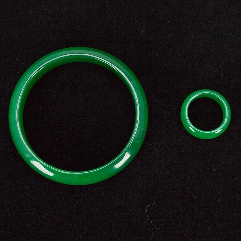 ARMRING och RING, sten. 2000-tal.