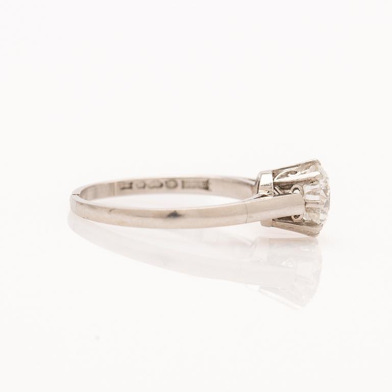 Ring, platina med briljantslipad diamant.