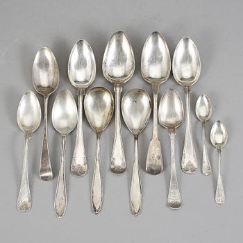 SKEDAR, 12 st, silver, olika modeller, främst 1800-tal, bla Erik Linderoth, 1802.