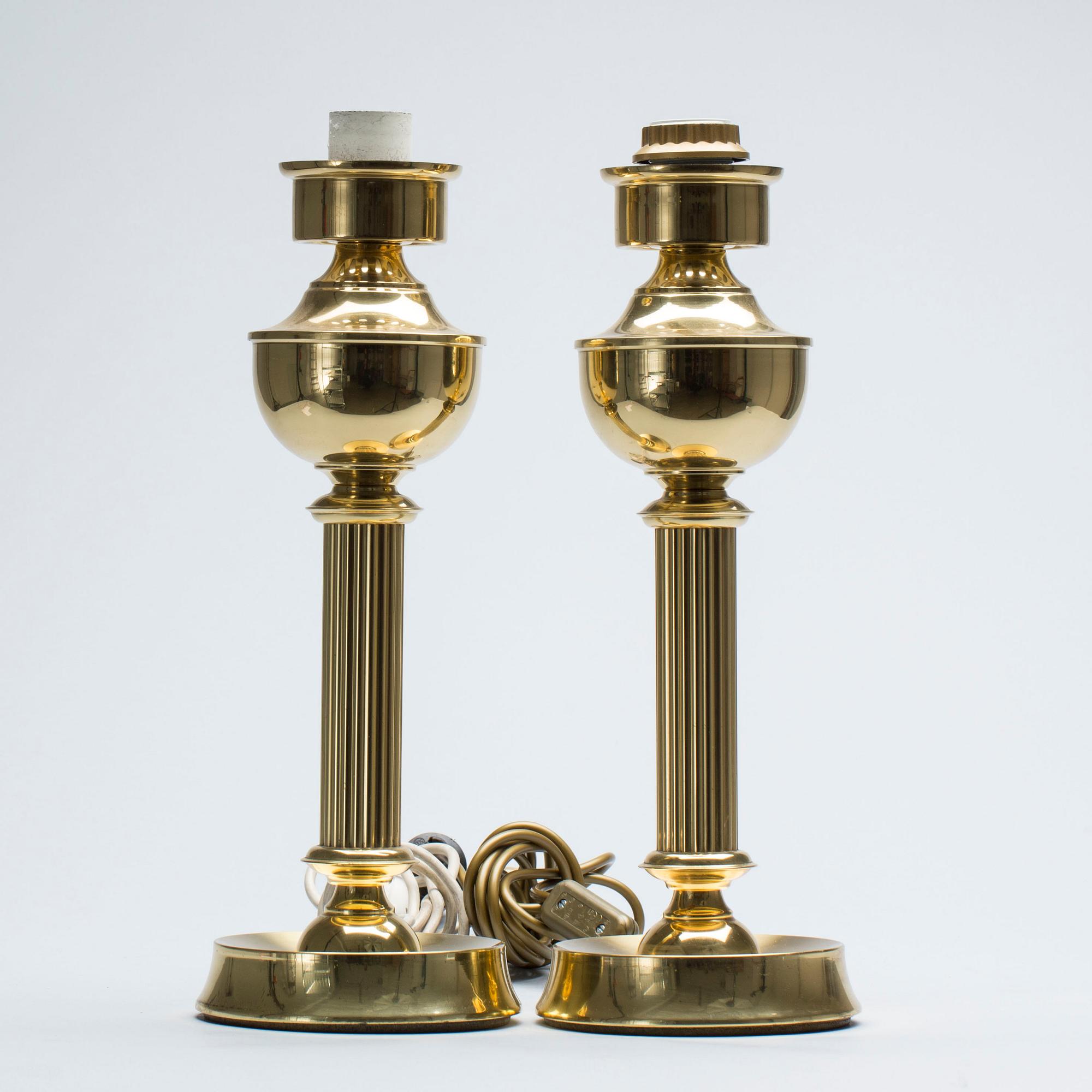 BORDSLAMPOR, två st. mässing, EWÅ, Värnamo, 1900-talets andra hälft.