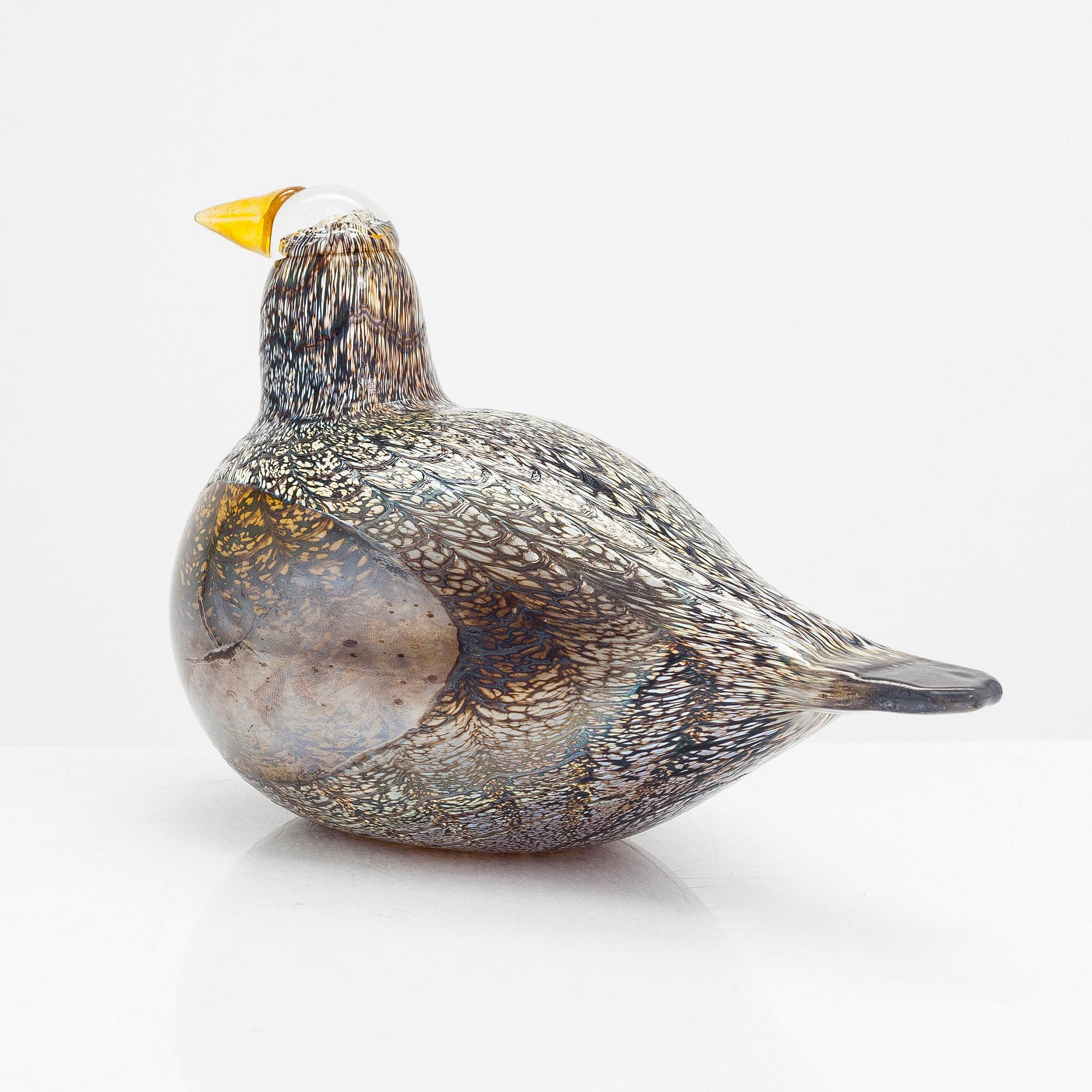 Oiva Toikka, a glass bird, signed O. Toikka Nuutajärvi.