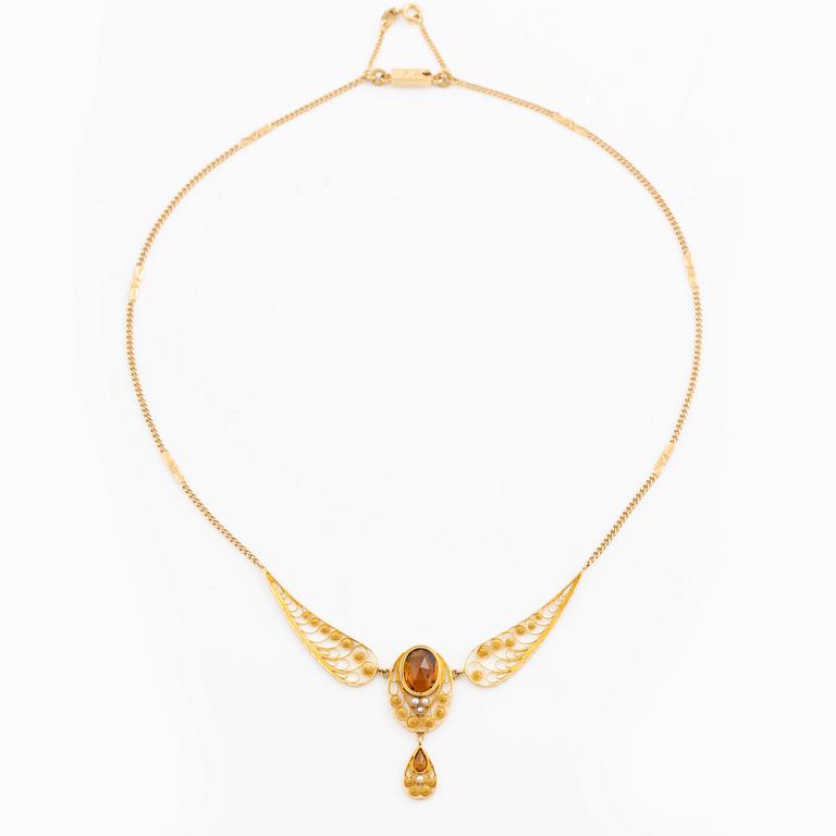 Collier, Dahlgren & Co, Malmö 1908, 18K gold with citrine and seed pearls.
