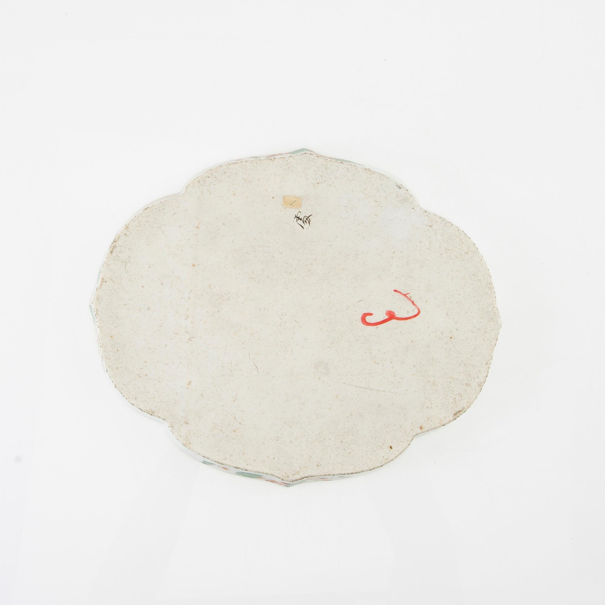 A Chinese Canton enamelled tray and plate, late Qing dynasty.