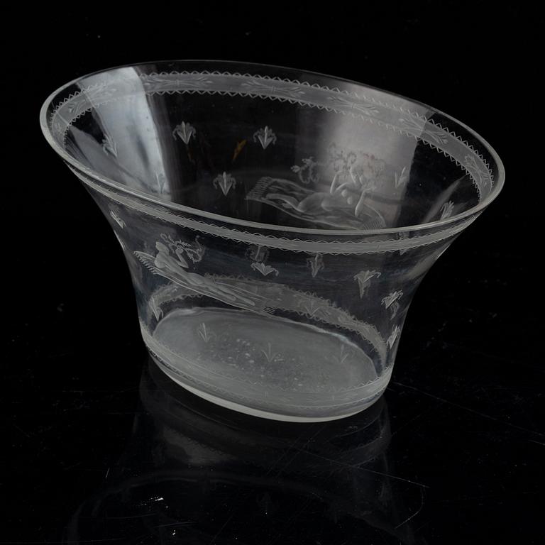 Edward Hald, an engraved glass bowl, Orrefors 1928, model 149.