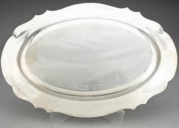 FAT, silver, rokokostil, 1900-talets första hälft. Svenska importstämplar. Vikt ca 1150 gram.